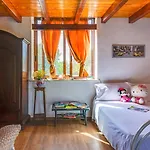 Villa Privata Immersa Nel Con Piscina, Per Famiglie E Bambini