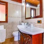 Villa Privata Immersa Nel Con Piscina, Per Famiglie E Bambini *