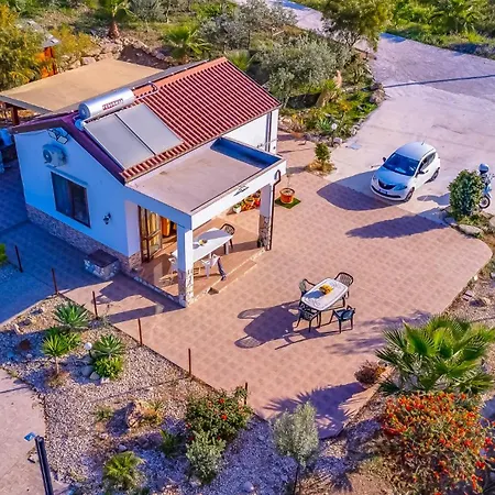 Privata Immersa Nel Con Piscina, Per Famiglie E Bambini Sciacca